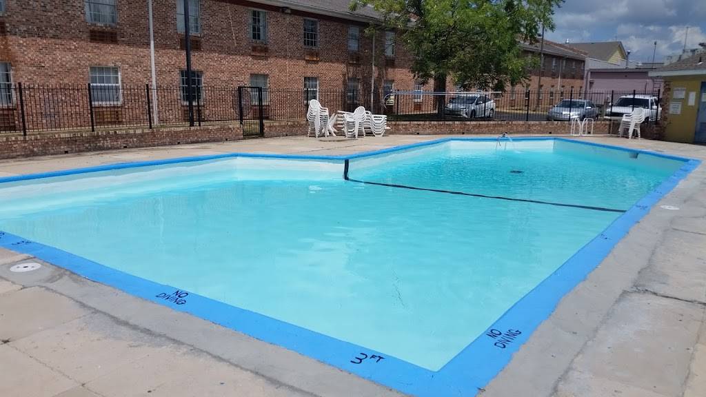 Quality Inn Airport | restaurant | 10232 Natural Bridge Rd, St. Louis, MO 63134, USA | 3144275955 OR +1 314-427-5955