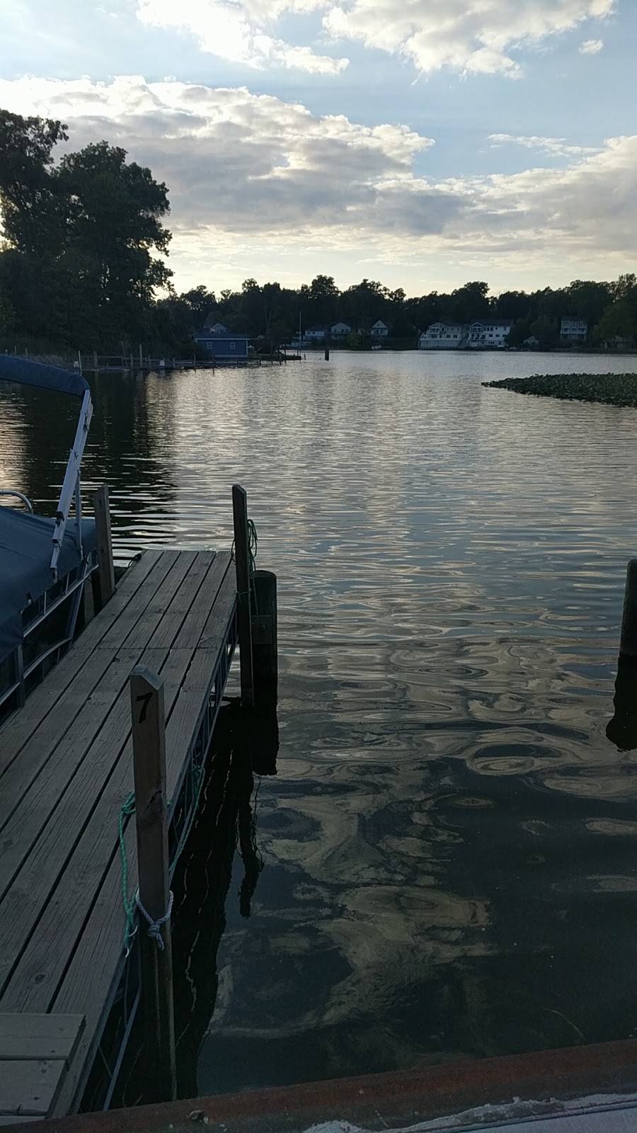 Waypoint Dock & Spirits | restaurant | 187 S 3rd Ave, Fruitport, MI 49415, USA | 2316810413 OR +1 231-681-0413