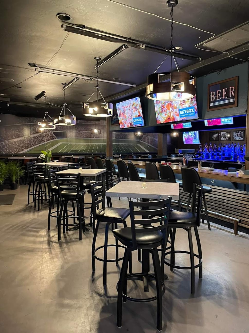Skybox Ultra Sports Lounge | restaurant | 16737 E Parkview Ave, Fountain Hills, AZ 85268, USA | 4806870556 OR +1 480-687-0556