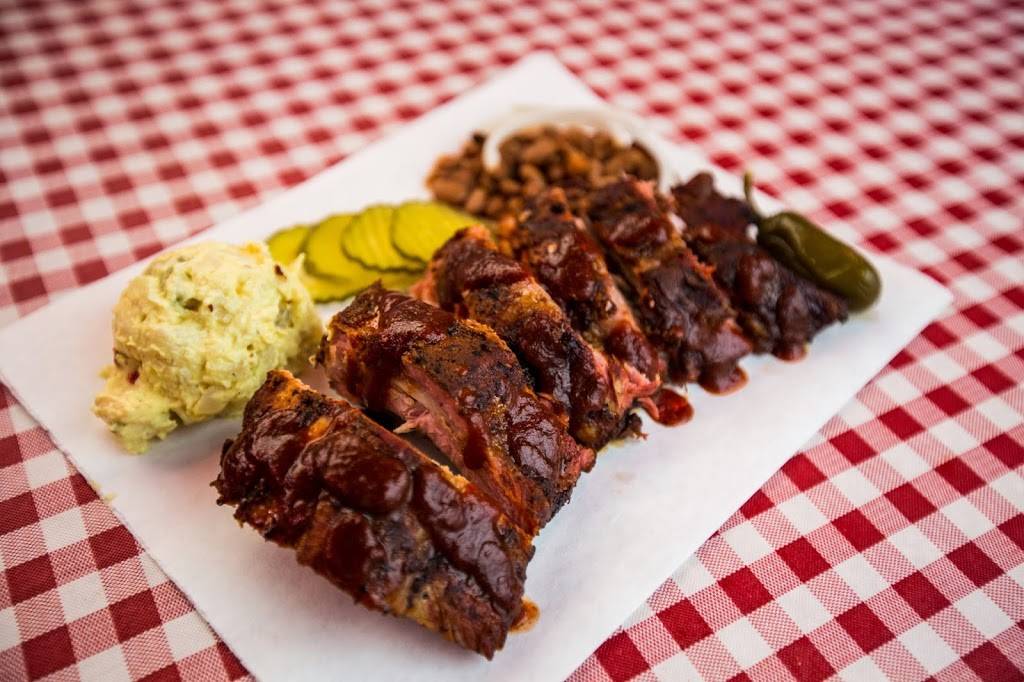 Hoegemeyers Barbeque Barn | restaurant | 711 Concrete St, Corpus Christi, TX 78401, USA | 3618844227 OR +1 361-884-4227