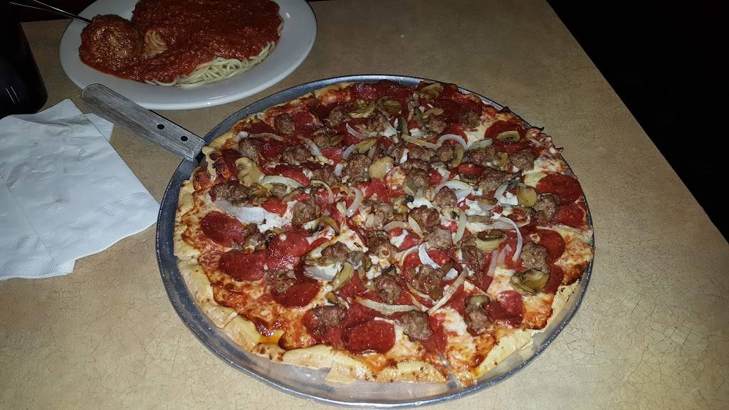 Mama Mias Italian Cuisine | restaurant | 8533 W Greenfield Ave, West Allis, WI 53214, USA | 4144750400 OR +1 414-475-0400