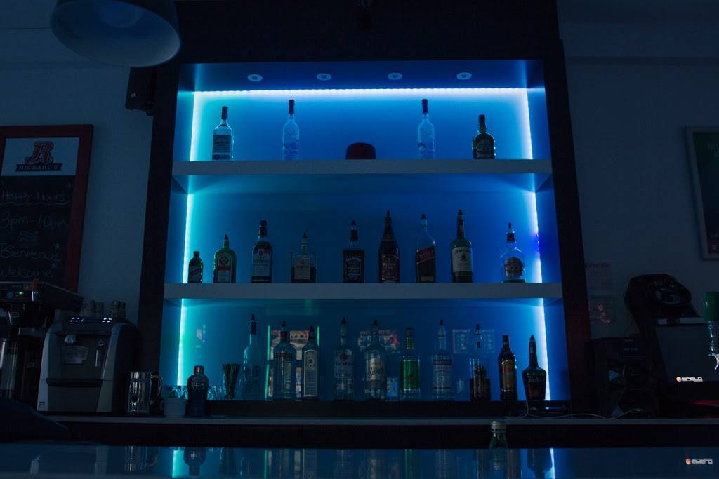 Café Bar Eva | restaurant | 335 Rue Fleury O, Montréal, QC H3L 1V5, Canada | 5149035636 OR +1 514-903-5636