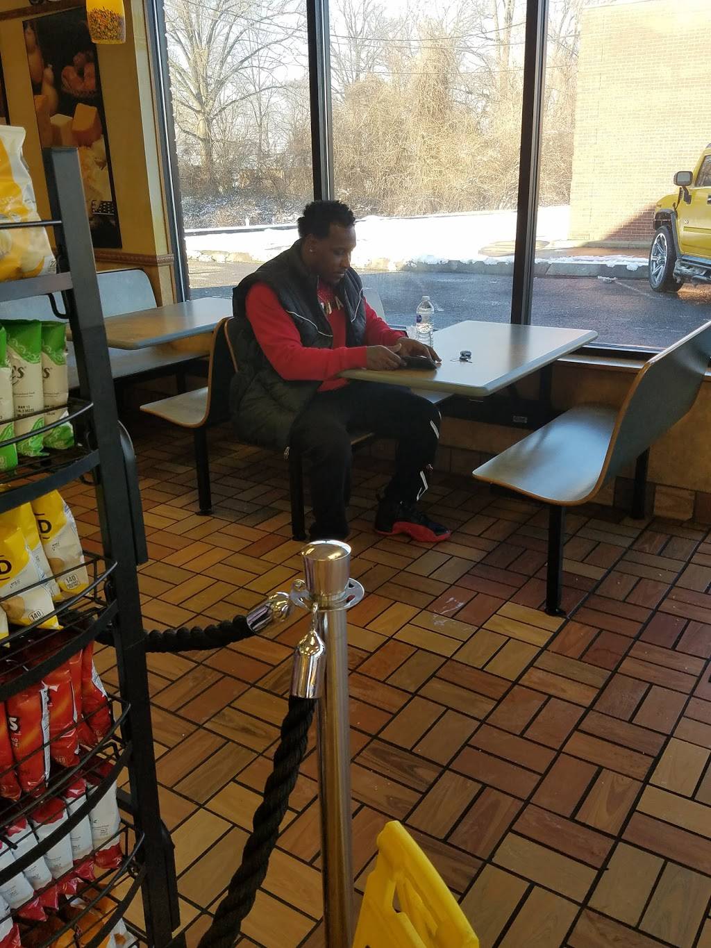 Subway | restaurant | 2512 Wilma Rudolph Blvd B, Clarksville, TN 37040, USA | 9312210055 OR +1 931-221-0055