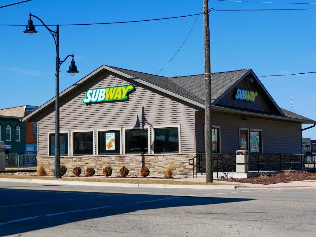 Subway | restaurant | 102 S Schuyler St, Lena, IL 61048, USA | 8153694500 OR +1 815-369-4500