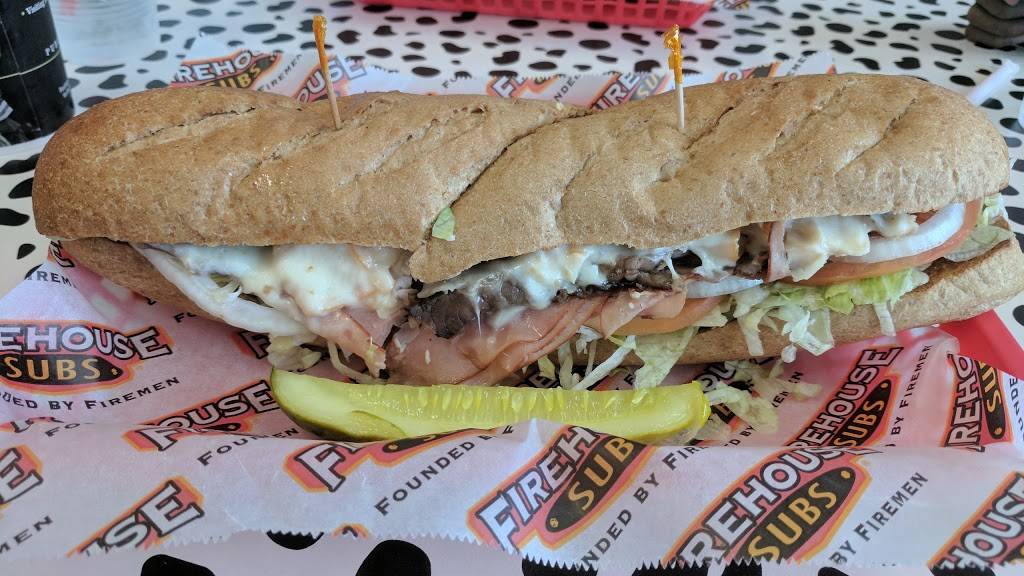 Firehouse Subs | meal delivery | 325 N Milwaukee Ave, Vernon Hills, IL 60061, USA | 8473835662 OR +1 847-383-5662