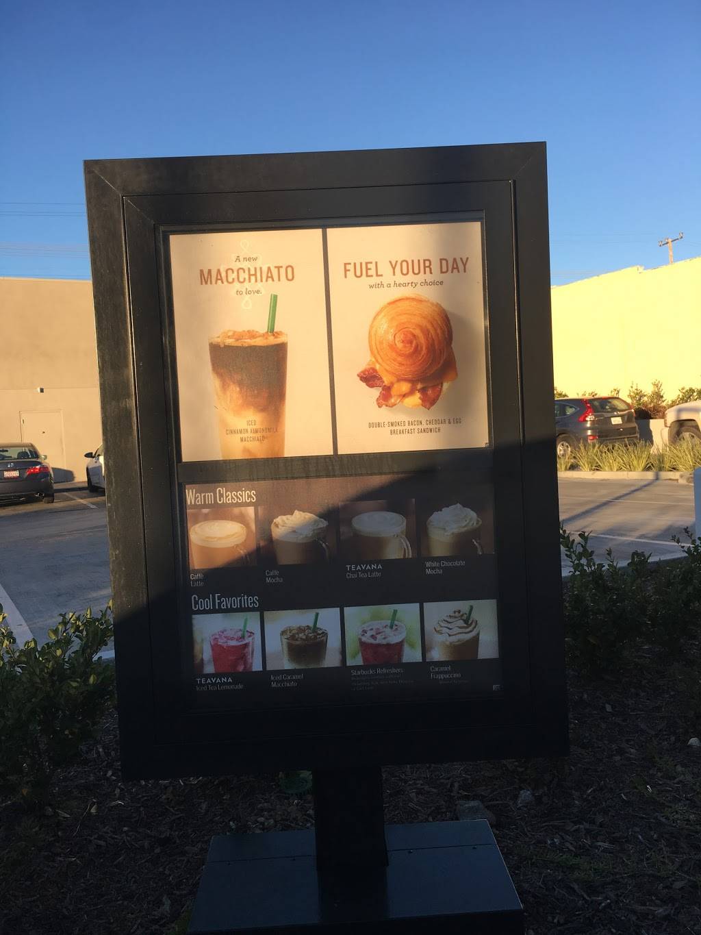 Starbucks | cafe | 13686 Foothill Blvd, Sylmar, CA 91342, USA | 8183364840 OR +1 818-336-4840