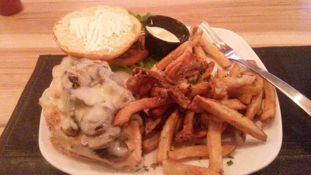 Play Arcade + Kitchen | night club | 5900 Mayfield Rd, Mayfield Heights, OH 44124, USA | 4404424263 OR +1 440-442-4263