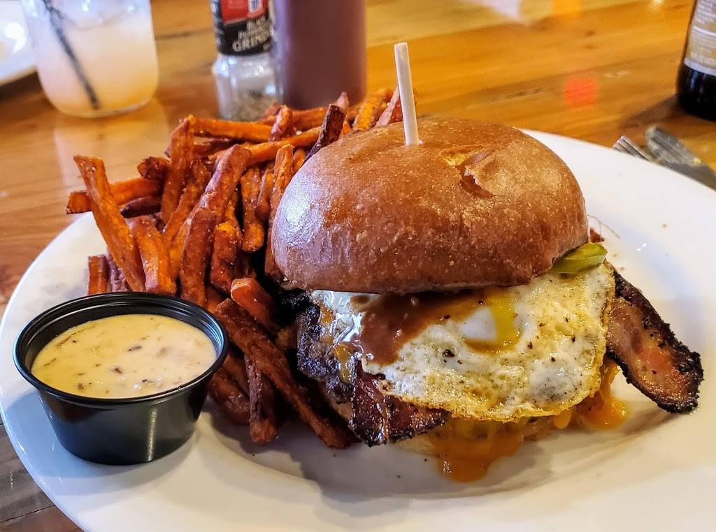 Bacon Hill Kitchen & Pub | restaurant | 4000 E Bristol St #8, Elkhart, IN 46514, USA | 5742642337 OR +1 574-264-2337