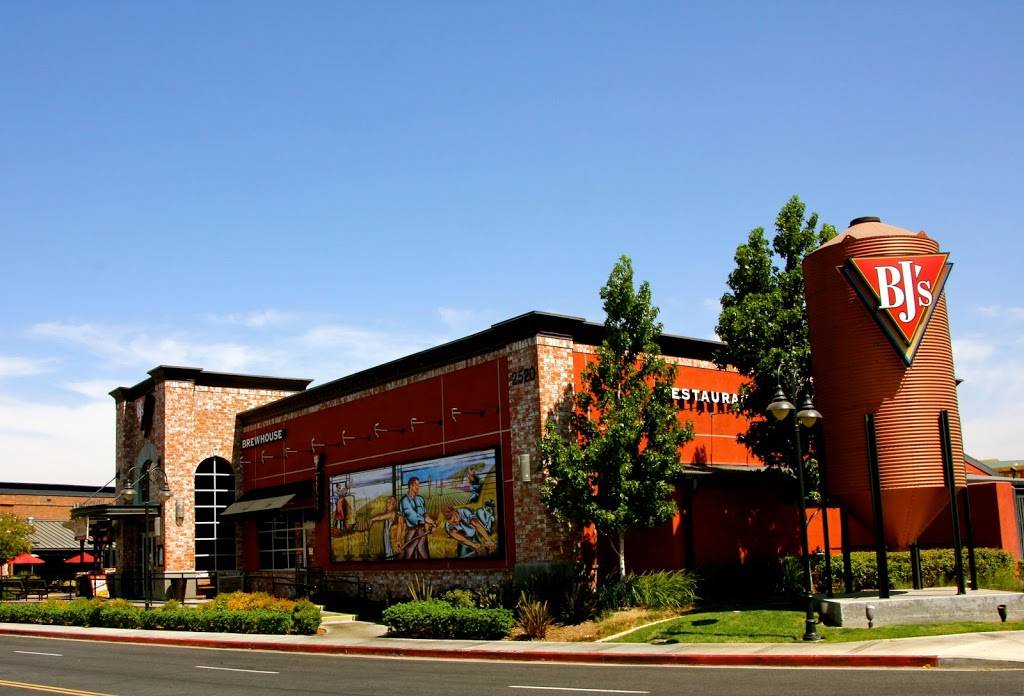 BJs Restaurant & Brewhouse | restaurant | 2520 Tuscany St, Corona, CA 92881, USA | 9512713610 OR +1 951-271-3610