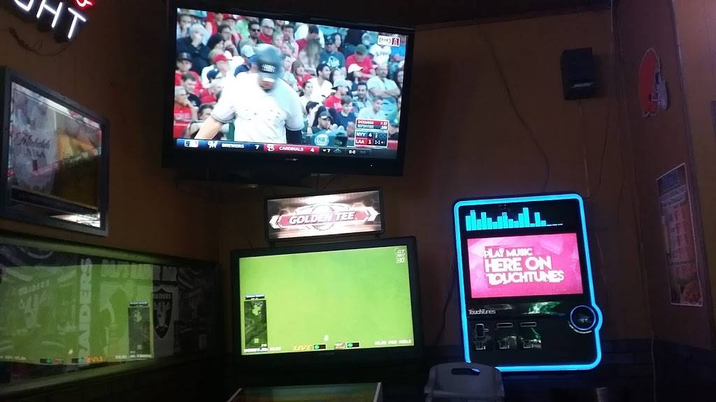 B & Js Pizza & Sandwiches | restaurant | 9653 Base Line Rd, Rancho Cucamonga, CA 91730, USA | 9099870757 OR +1 909-987-0757