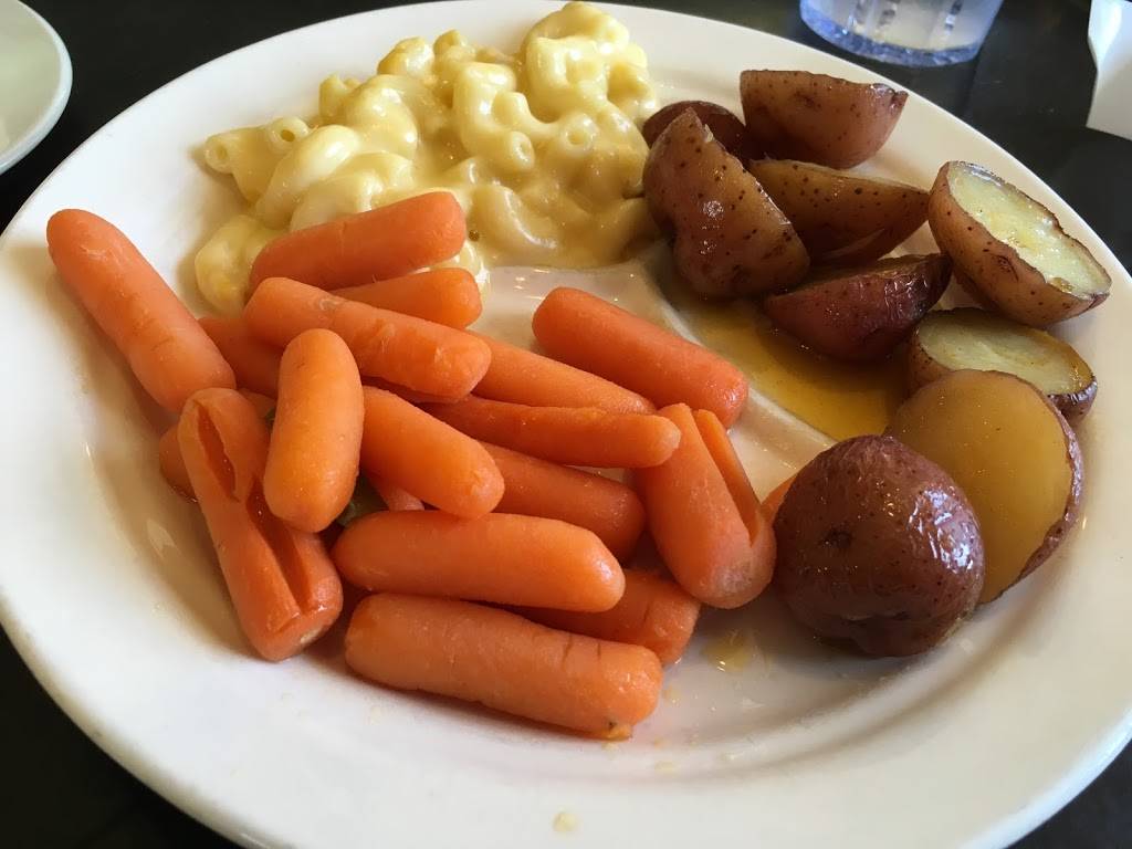 Lubys | restaurant | 3801 NE Loop 820, Fort Worth, TX 76137, USA | 8172325400 OR +1 817-232-5400