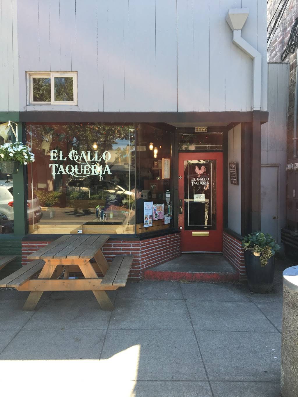 El Gallo Taqueria | restaurant | 4422 SE Woodstock Blvd, Portland, OR 97206, USA | 5034817537 OR +1 503-481-7537