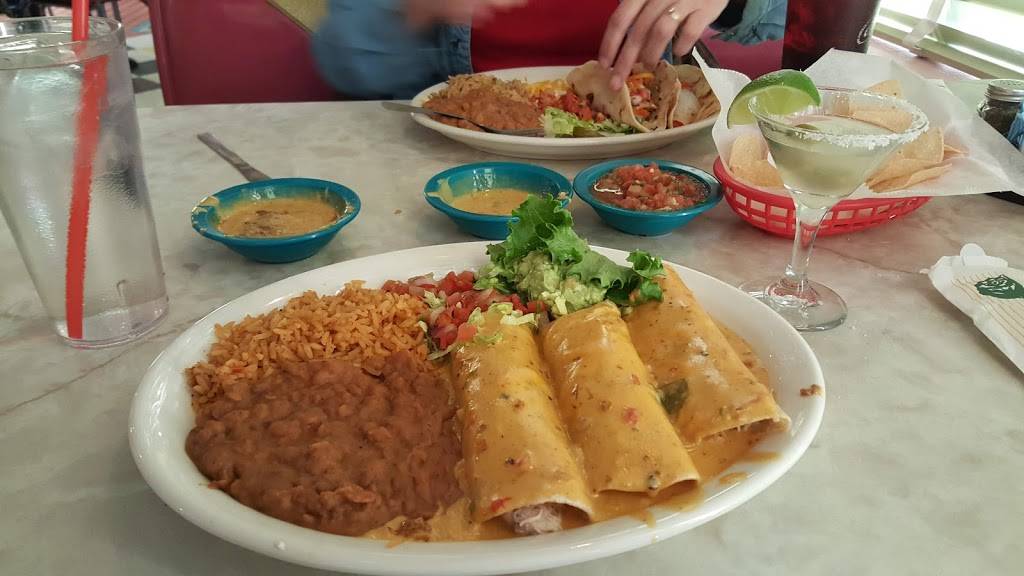 Chuys | restaurant | 4001 Bagpiper Way Suite 199, Arlington, TX 76018, USA | 8175572489 OR +1 817-557-2489