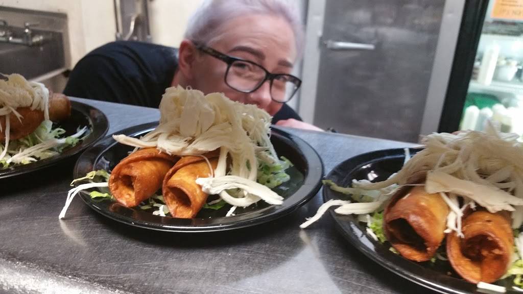 McGillicuddys | restaurant | 84 Main St, New Paltz, NY 12561, USA | 8452569289 OR +1 845-256-9289