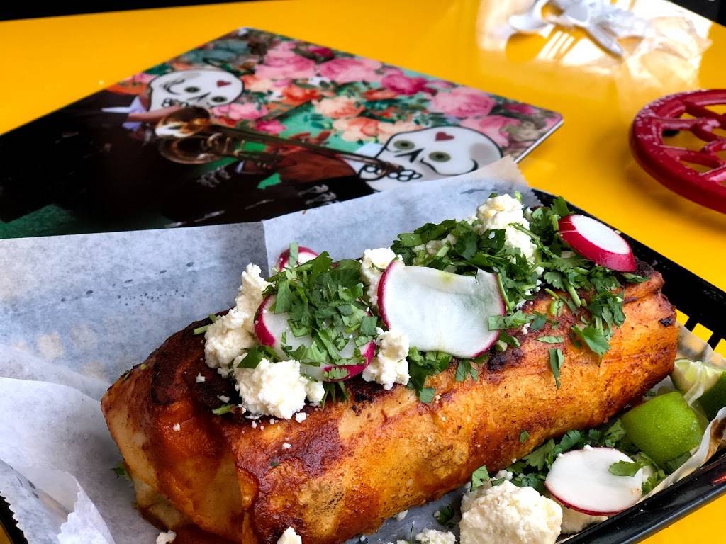 Hola Tacos | restaurant | 12102 Madison Ave, Lakewood, OH 44107, USA | 2168014666 OR +1 216-801-4666