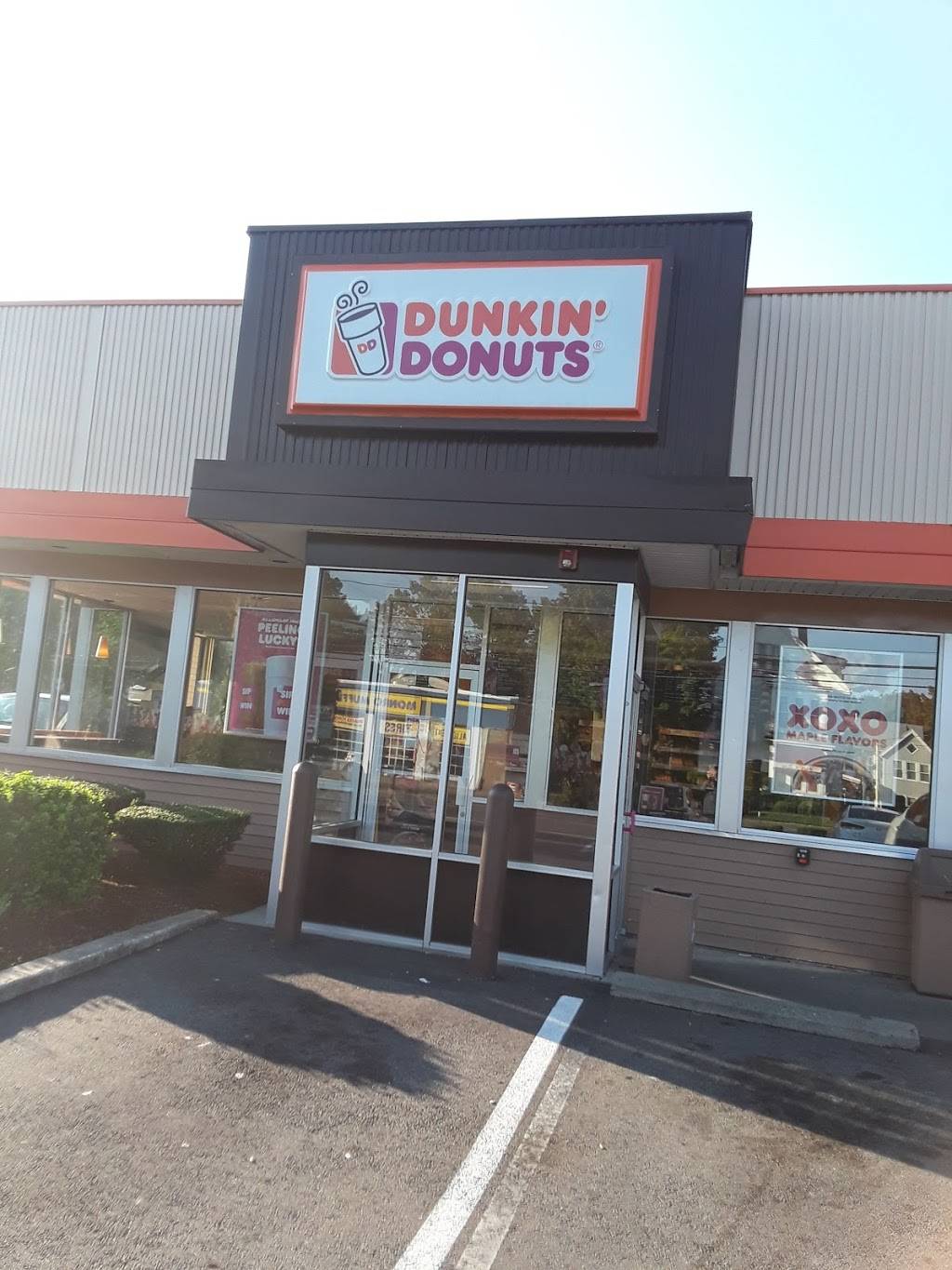 Dunkin | bakery | 635 Crescent St, Brockton, MA 02302, USA | 5084279811 OR +1 508-427-9811