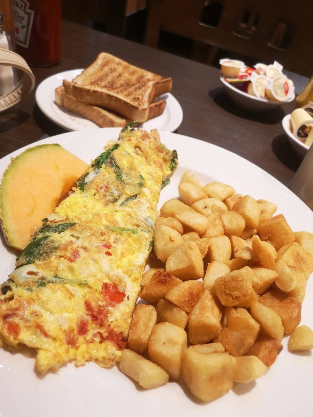 The Markham Station | restaurant | 5117 Sheppard Ave E, Scarborough, ON M1S 4N8, Canada | 4162994141 OR +1 416-299-4141