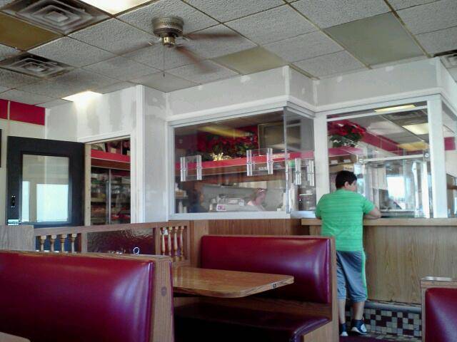 L Georges Coney Island | restaurant | 16835 W Warren Ave, Detroit, MI 48228, USA | 3138467150 OR +1 313-846-7150
