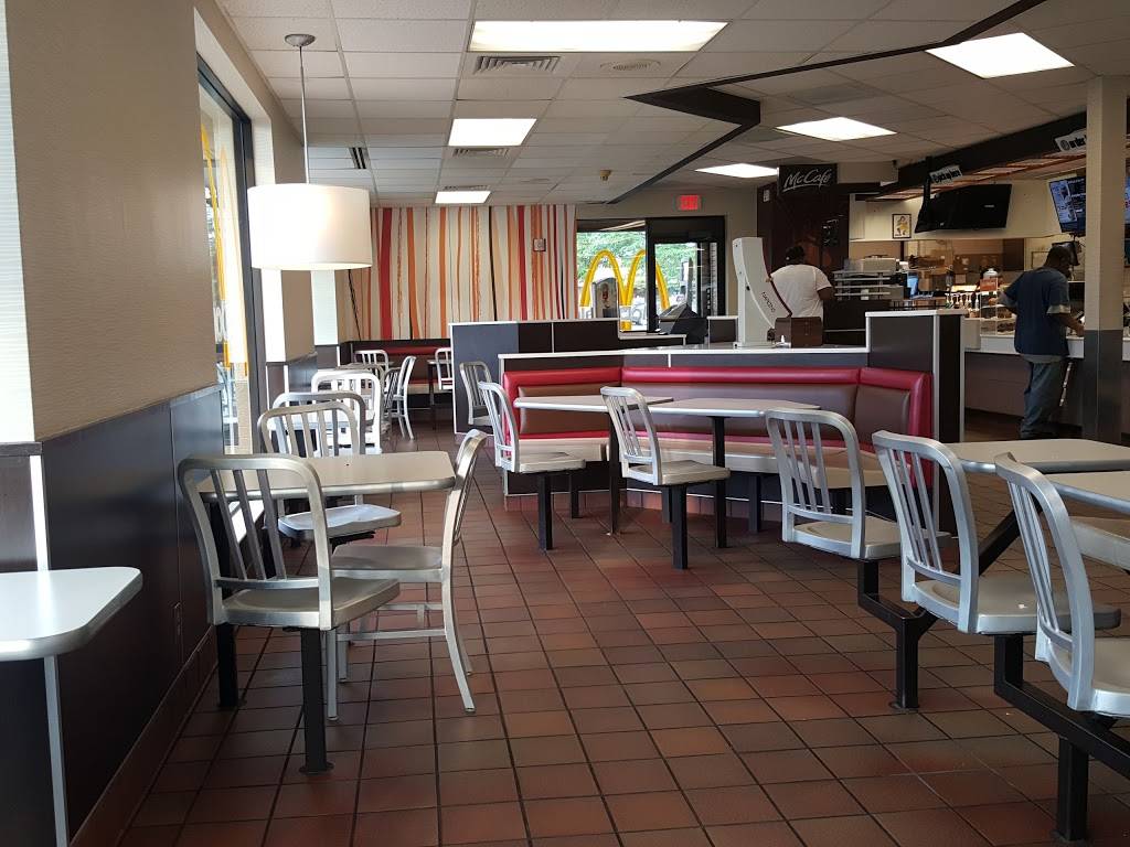 McDonalds | cafe | 365 Universal Dr, North Haven, CT 06473, USA | 2032341269 OR +1 203-234-1269