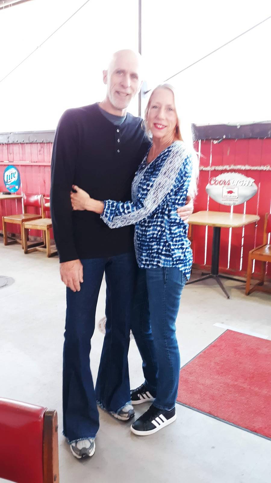 Red Door Bar & Grill | restaurant | 188 Pozza Ln, Springdale, AR 72762, USA | 4793619903 OR +1 479-361-9903