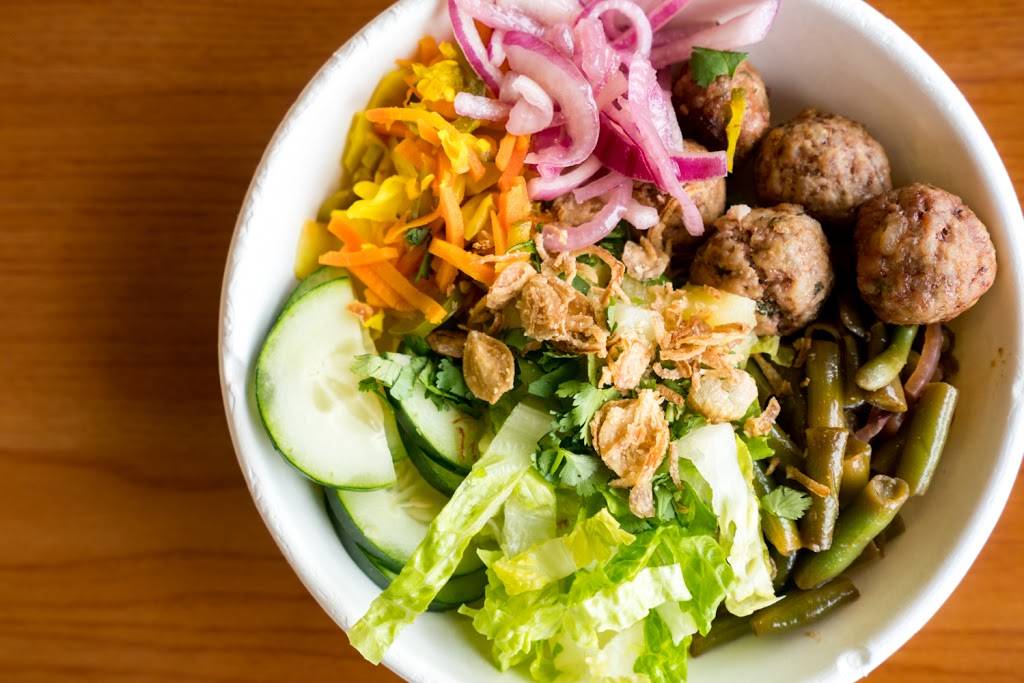 Urban Kitchen Haymarket | restaurant | 6402 Trading Square, Haymarket, VA 20169, USA | 7037540200 OR +1 703-754-0200