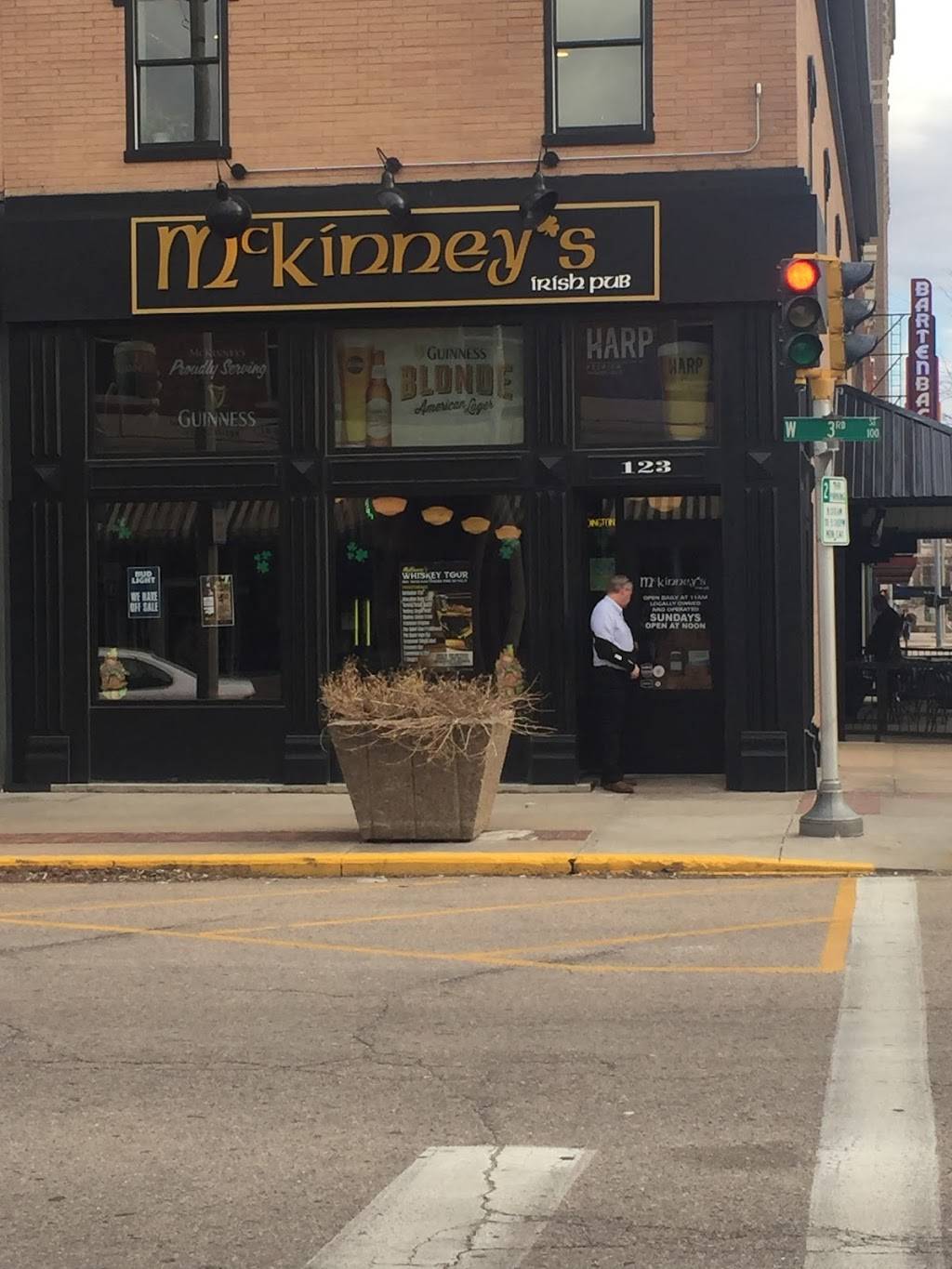 Mckinneys Irish Pub Grand Island | restaurant | 123 W 3rd St, Grand Island, NE 68801, USA | 3083912953 OR +1 308-391-2953