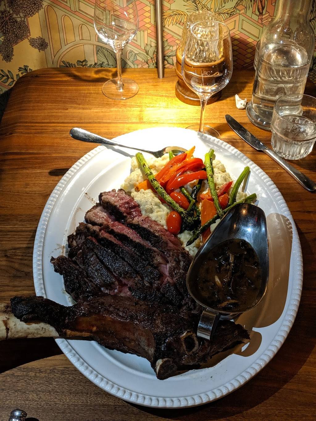 Le Boating Club | restaurant | 30 Boulevard Curé-Labelle, Sainte-Rose, QC H7L 2Y9, Canada | 4509373353 OR +1 450-937-3353