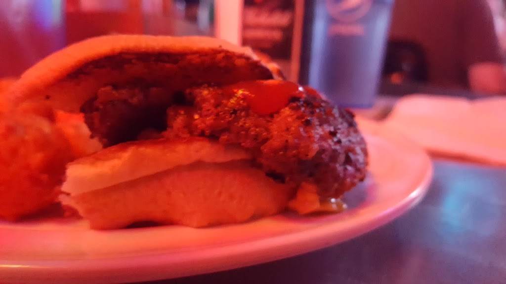 The Hitching Post Restaurant and Bar | restaurant | 2595 US-61, Festus, MO 63028, USA | 6369339378 OR +1 636-933-9378