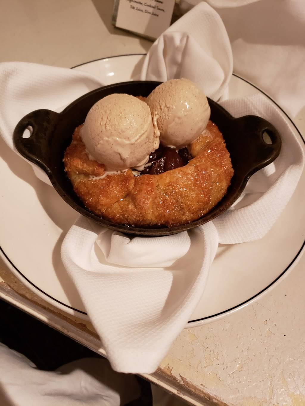 Pearl Dive Oyster Palace | restaurant | 1612 14th St NW, Washington, DC 20009, USA | 2023191612 OR +1 202-319-1612