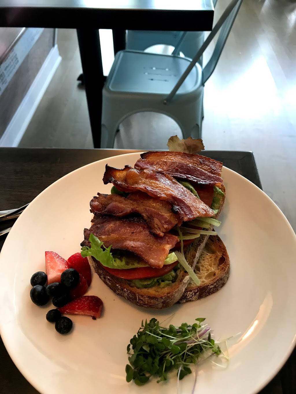 Hub & Spoke Provisions | restaurant | 481 Roger Williams Ave, Highland Park, IL 60035, USA | 8477488947 OR +1 847-748-8947