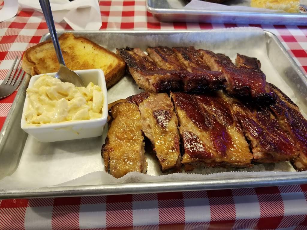 Finger Lickin BBQ Bar & Grill | restaurant | 3142 53rd Ave E #34203, Bradenton, FL 34203, USA | 9412260828 OR +1 941-226-0828