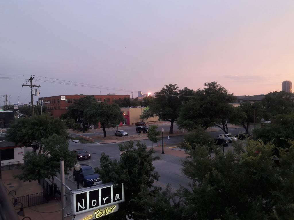 Nora Restaurant and Bar | restaurant | 205 N Bishop Ave, Dallas, TX 75208, USA | 2148280095 OR +1 214-828-0095