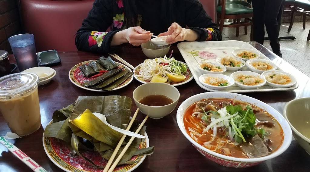 Hoai Hue Restaurant | restaurant | 4660 El Cajon Blvd Suite 102, San Diego, CA 92115, USA | 6195635358 OR +1 619-563-5358