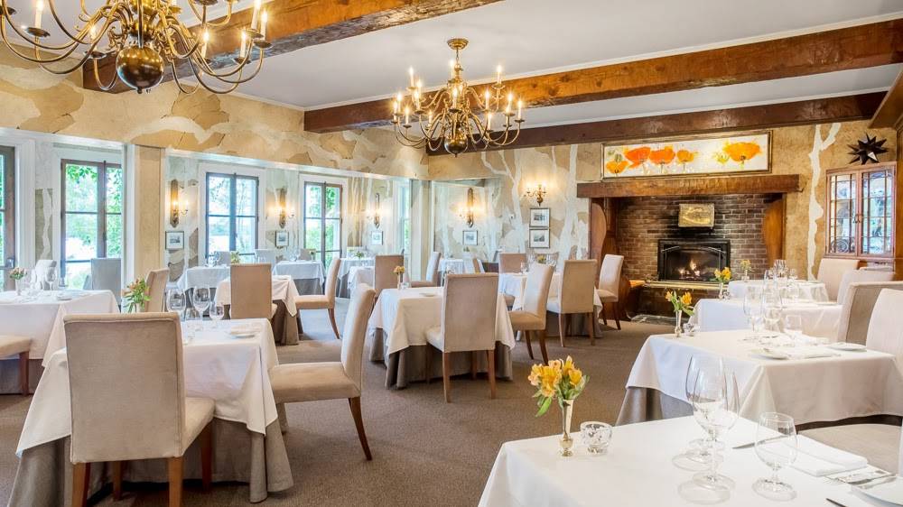 Restaurant Le Hatley | restaurant | 575 Rue Hovey, North Hatley, QC J0B 2C0, Canada | 8198422421 OR +1 819-842-2421