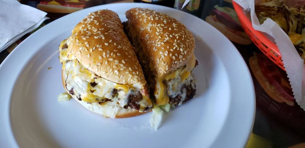 Matts Burgers | restaurant | 102 S Cedar St # B, Summerville, SC 29483, USA | 8438211911 OR +1 843-821-1911