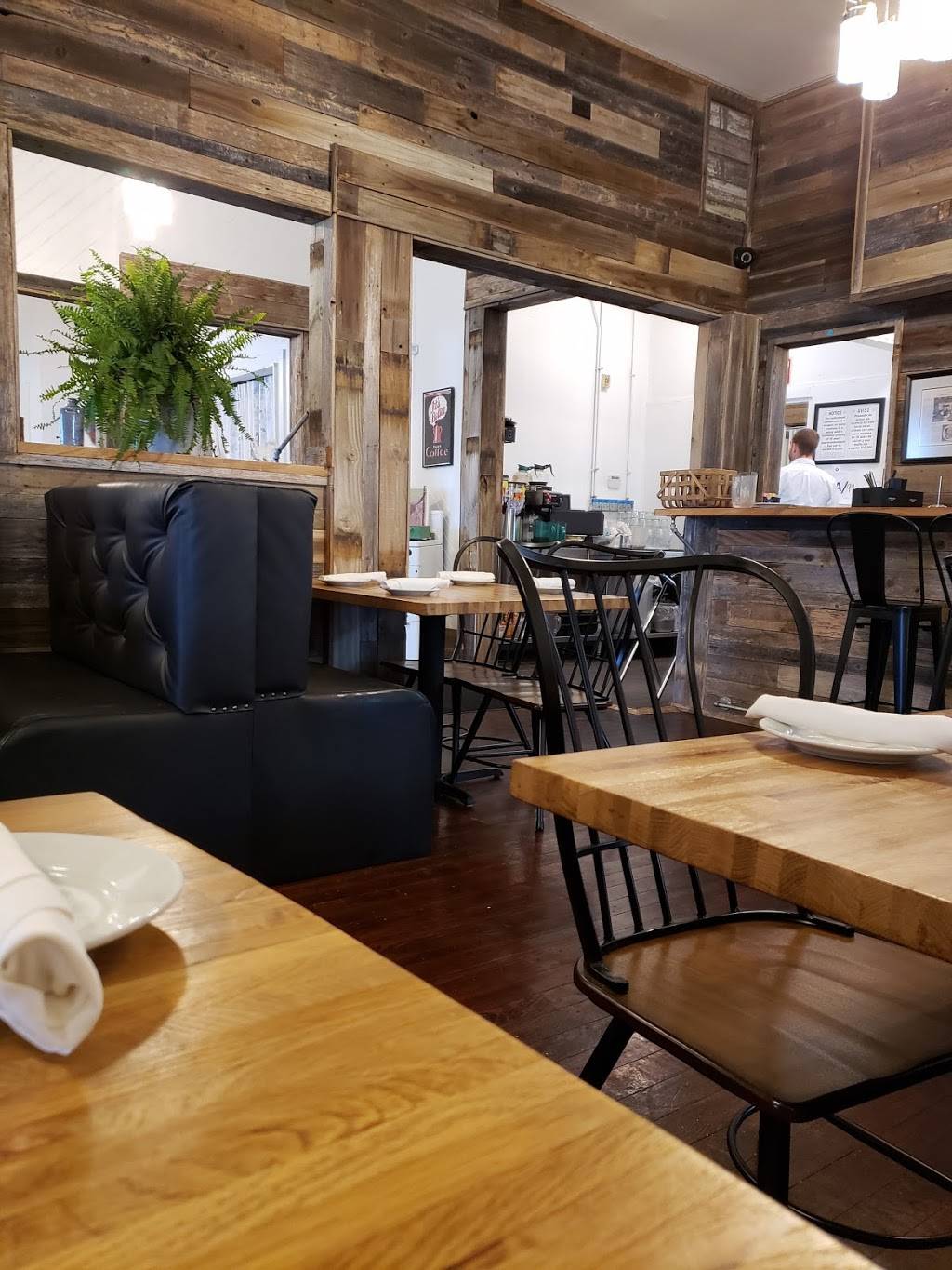 Eastside Kitchenette | restaurant | 2119 I-35 Frontage Rd, San Antonio, TX 78208, USA | 2105072568 OR +1 210-507-2568