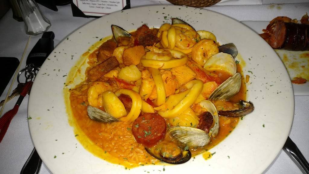 Estoril | restaurant | 1577 Pleasant St, Fall River, MA 02723, USA | 5086771200 OR +1 508-677-1200