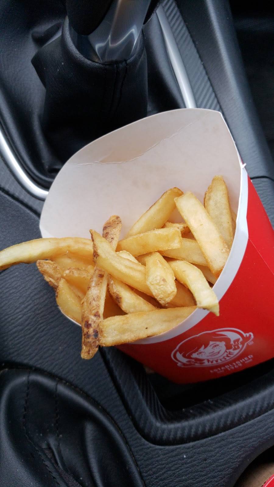 Wendys | restaurant | 112 Gonzalez Blvd, Camp Lejeune, NC 28547, USA | 9104513966 OR +1 910-451-3966