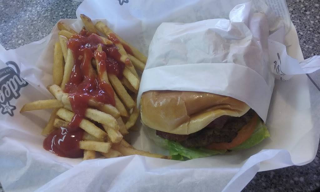 Hardees | restaurant | 1821 8th St S, Wisconsin Rapids, WI 54494, USA | 7154213775 OR +1 715-421-3775