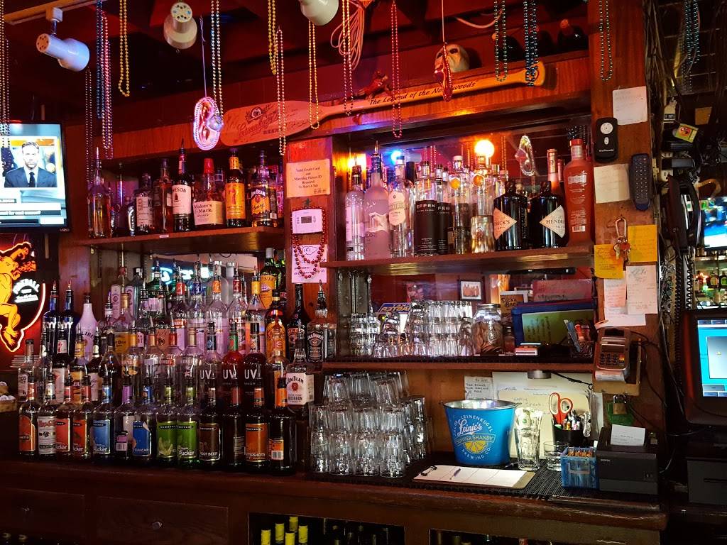 Dicks Bar & Grill | restaurant | 111 Walnut St, Hudson, WI 54016, USA | 7153865222 OR +1 715-386-5222