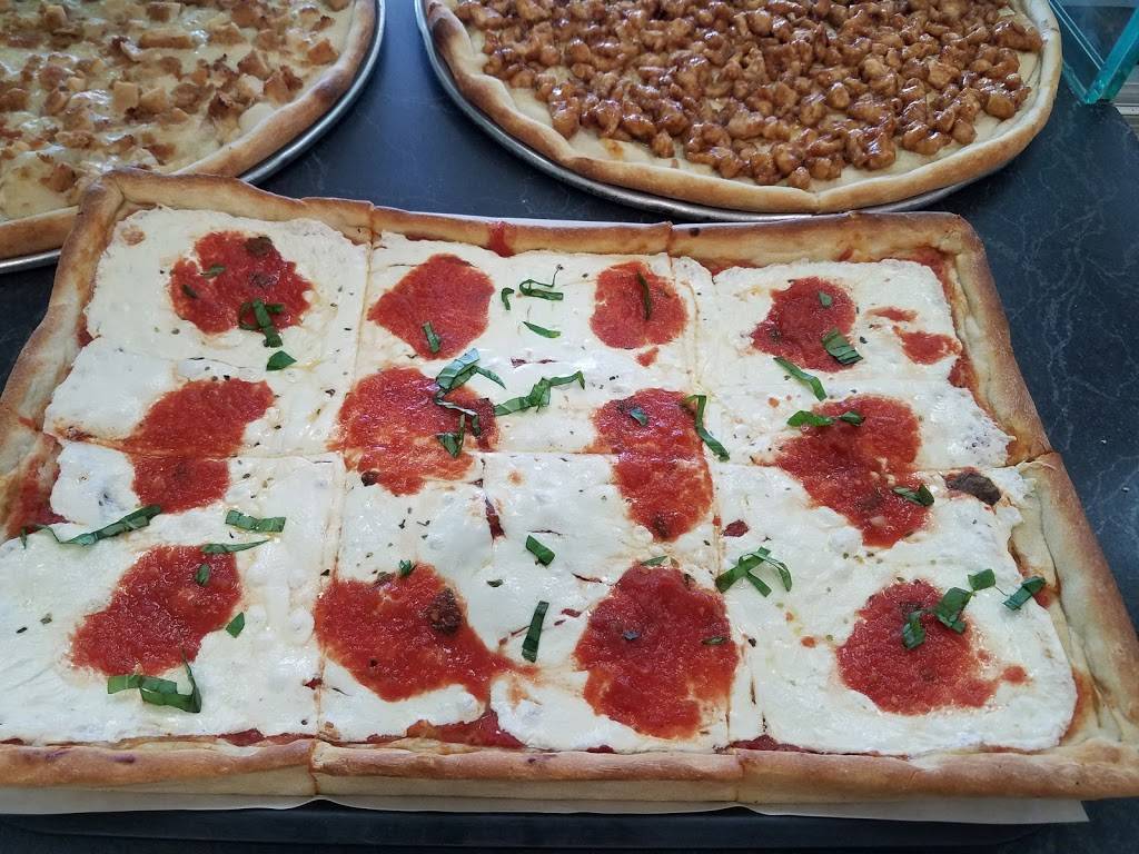 La Bella Pizza | restaurant | 1499 Forest Ave, Staten Island, NY 10302, USA | 7189815508 OR +1 718-981-5508