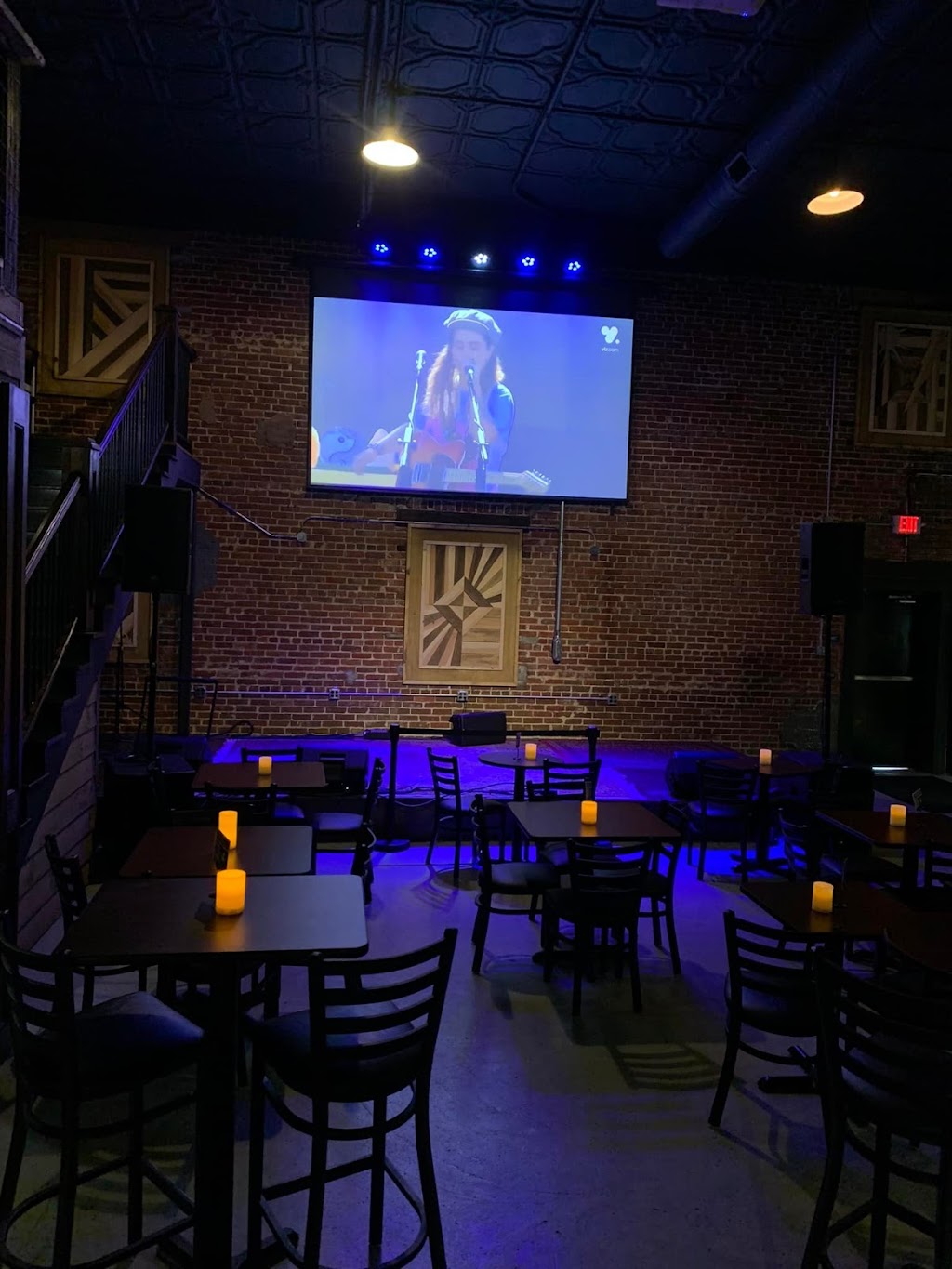 Alley on Main | restaurant | 241 Main St, Paintsville, KY 41240, USA | 6069632004 OR +1 606-963-2004