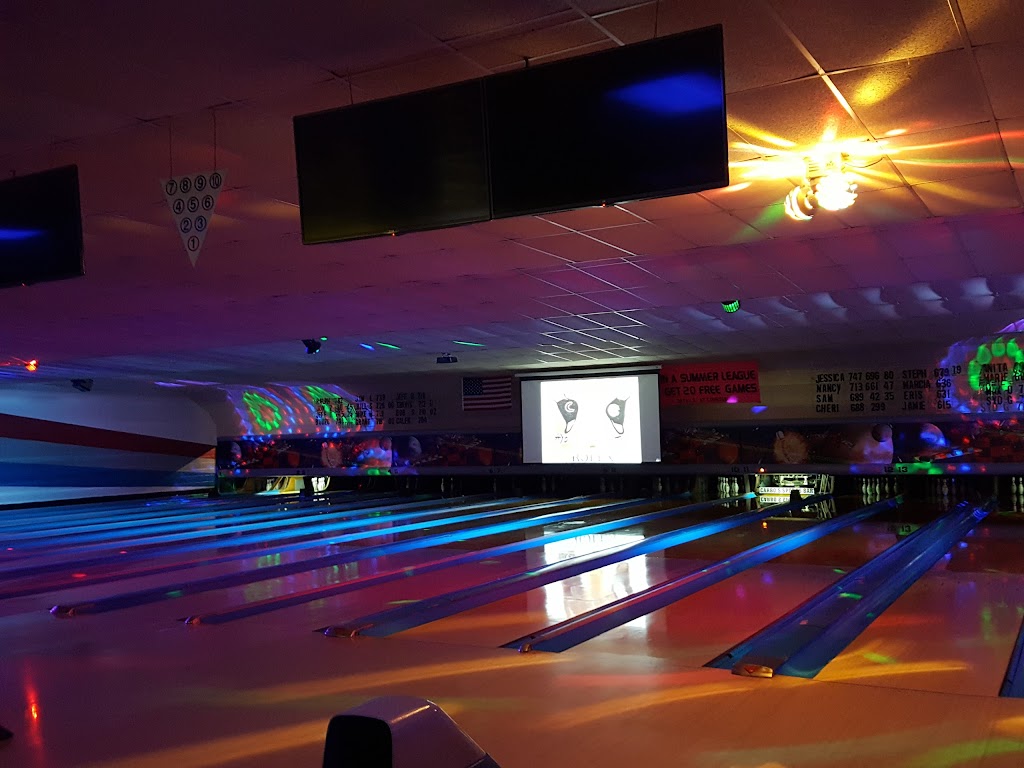 Bowl Mor Streator | restaurant | 2416 IL-23, Streator, IL 61364, USA | 8156724579 OR +1 815-672-4579