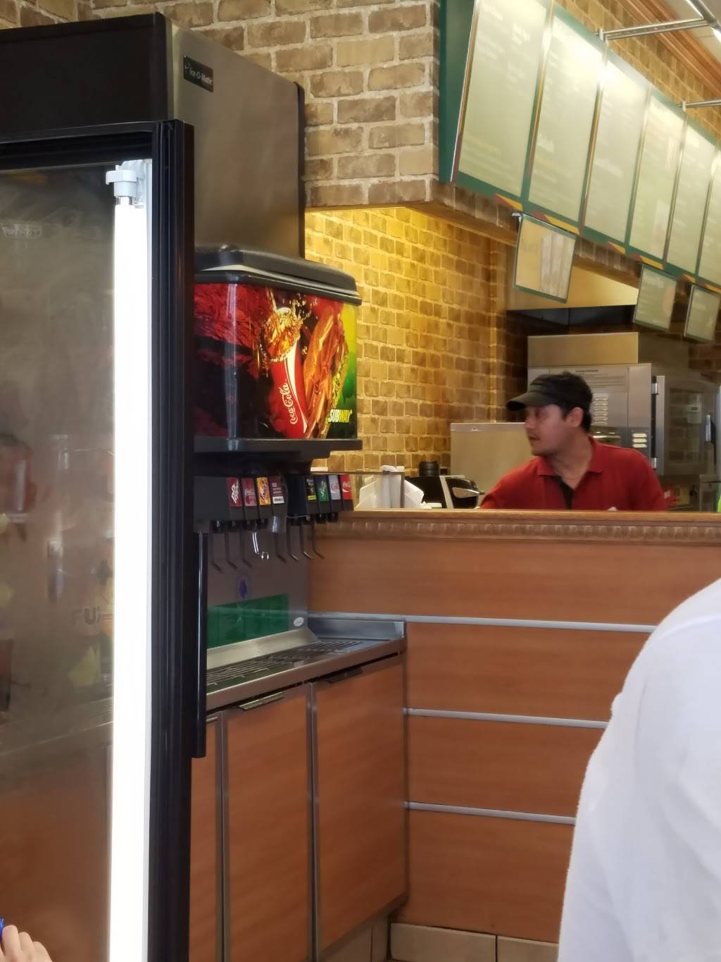 Subway Restaurants | restaurant | 7825 Tuckerman Ln, Potomac, MD 20854, USA | 3012990015 OR +1 301-299-0015