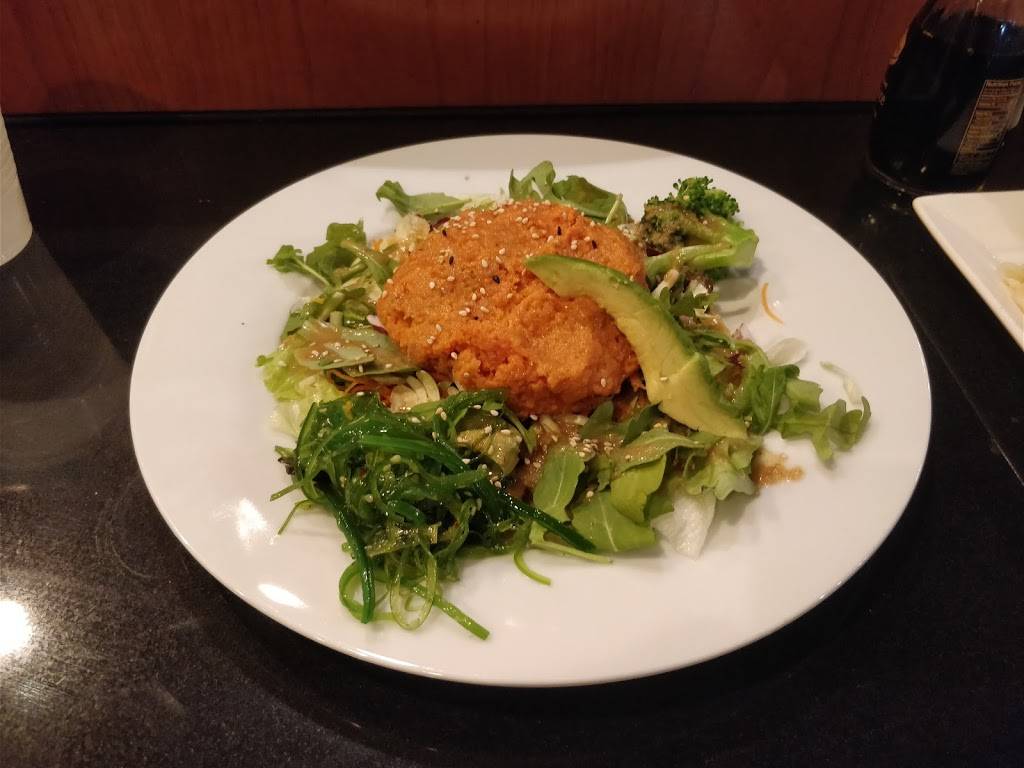 Rolls n Rice | restaurant | 1701 Rockville Pike # B1, Rockville, MD 20852, USA | 3017704030 OR +1 301-770-4030