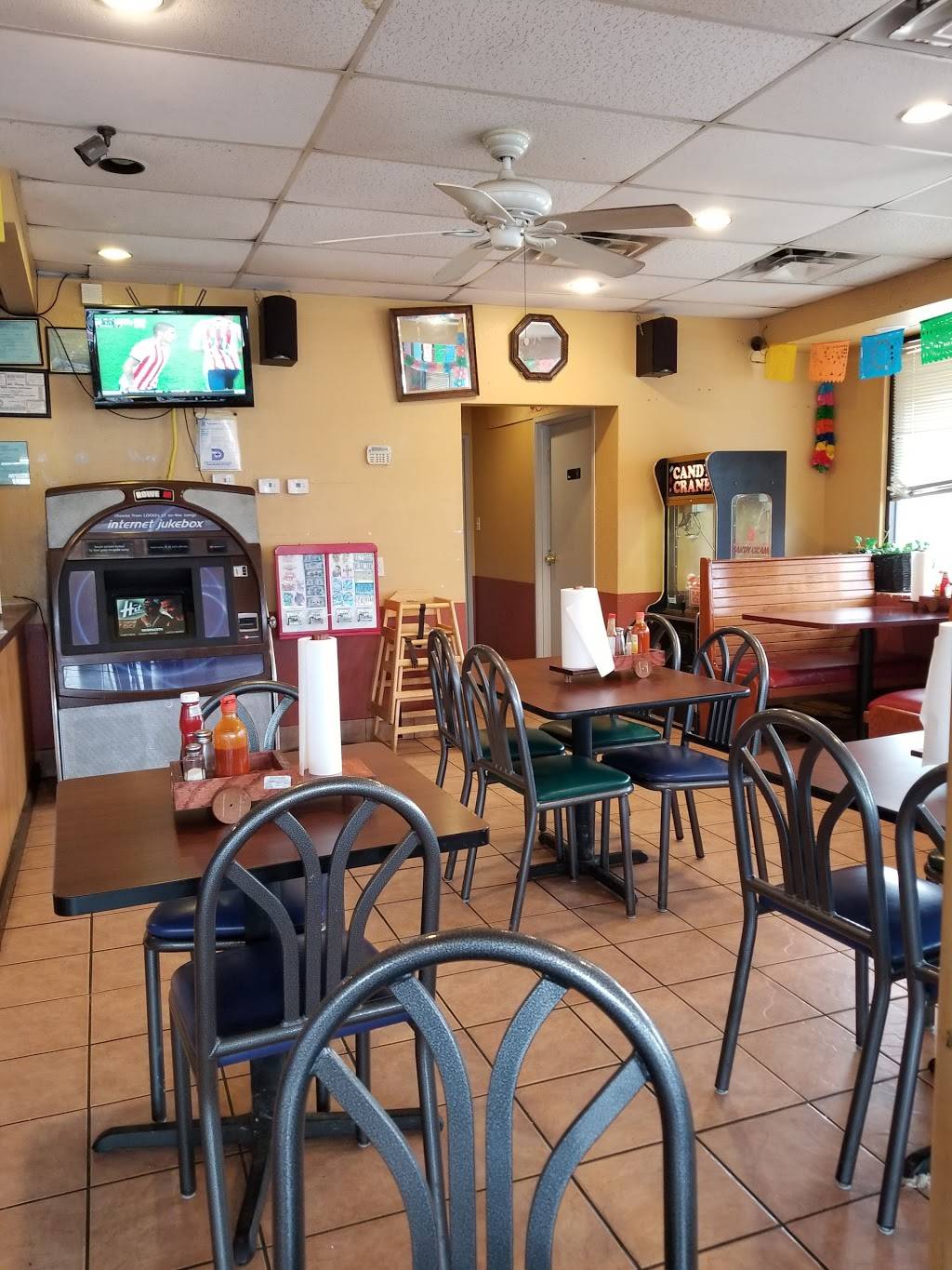 Cesar Tacos Y Gorditas | restaurant | 2019 W Northwest Hwy, Dallas, TX 75220, USA | 4694209921 OR +1 469-420-9921