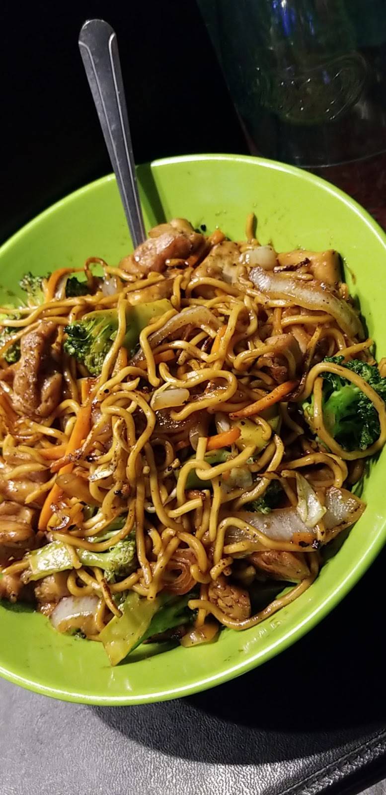 Top Dog Sports Grill | restaurant | 1798 12th St SE, Salem, OR 97302, USA | 5035860245 OR +1 503-586-0245