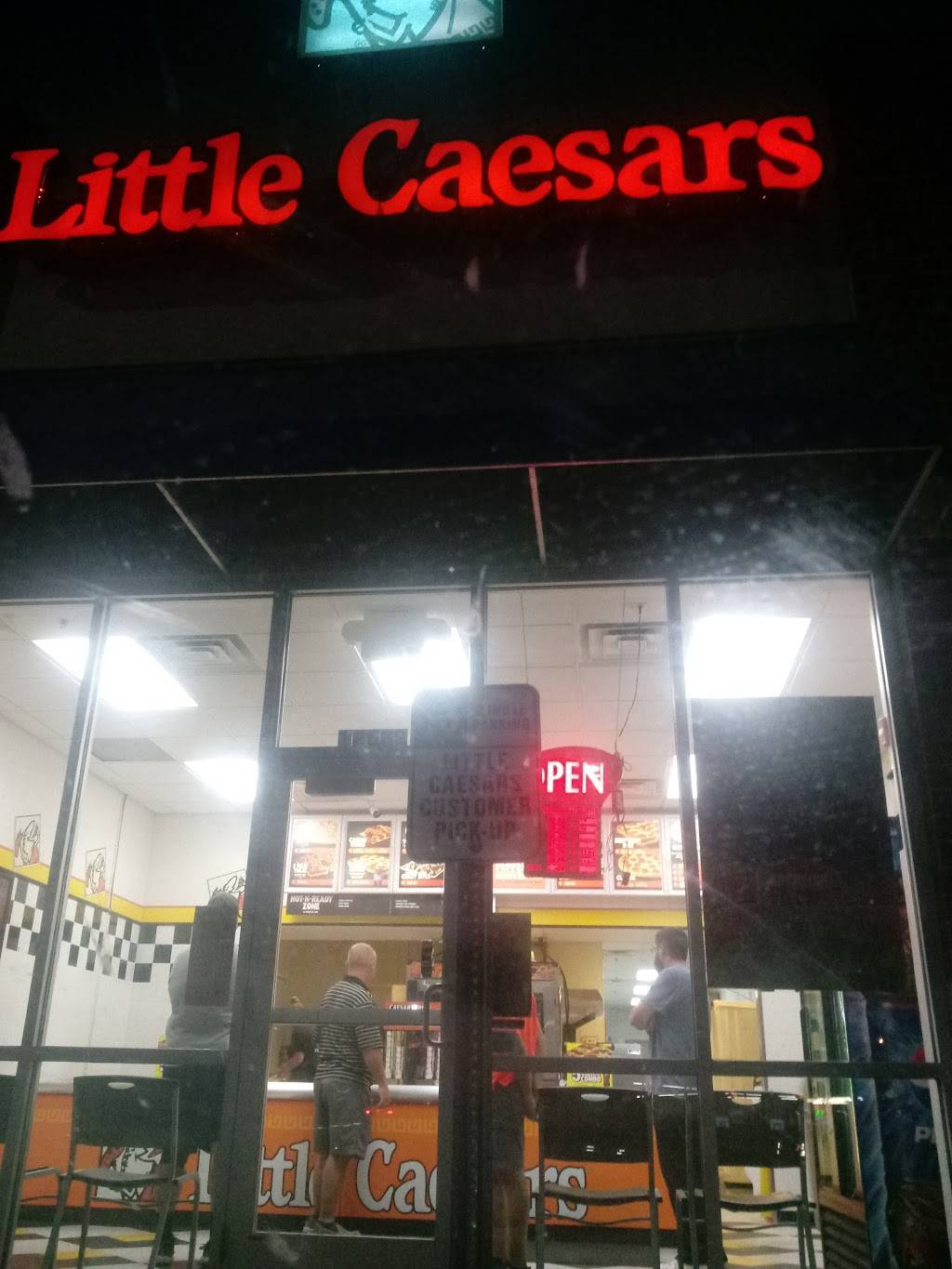 Little Caesars Pizza | meal takeaway | 12603 IL-143, Highland, IL 62249, USA | 6186512121 OR +1 618-651-2121