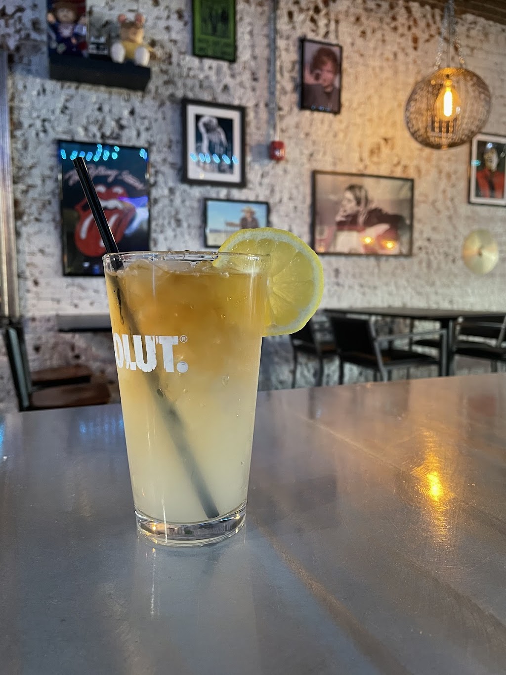 Decades Pub and Grub | restaurant | 2314 4th St, Tuscaloosa, AL 35401, USA | 2056502989 OR +1 205-650-2989