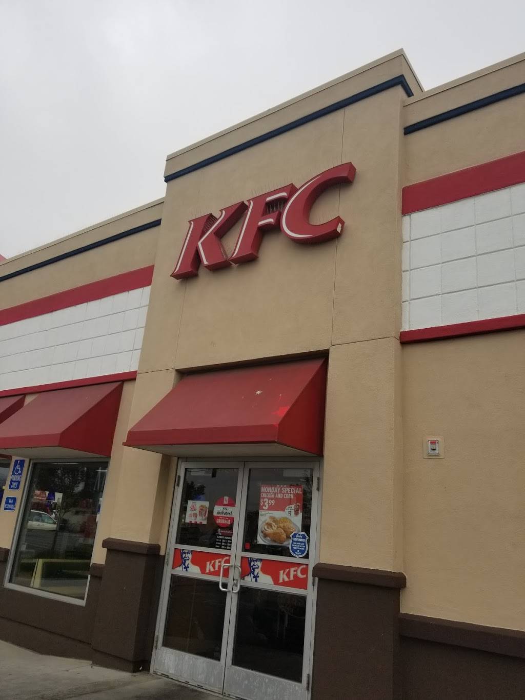 KFC | restaurant | 700 E Alisal St, Salinas, CA 93905, USA | 8314242505 OR +1 831-424-2505